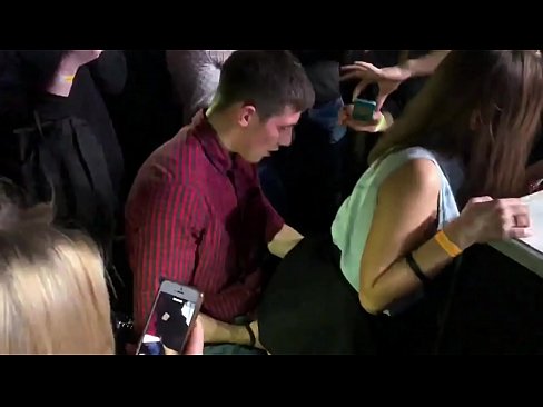 ❤️ Sesso reale in un nightclub russo. Ragazza russa di 18 anni nell'ano e nella vagina scopata in un nightclub ☑ Porno anale al it.javdoe.top ❤️